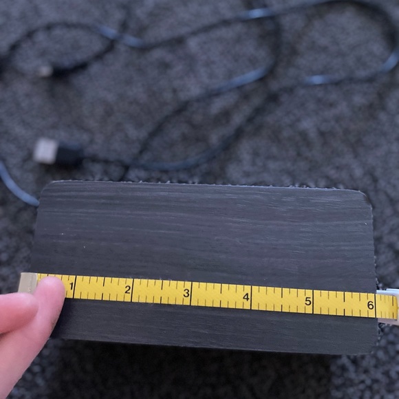 wireless charger with charger digital time and temperature fits all phone models - Picture 9 of 9